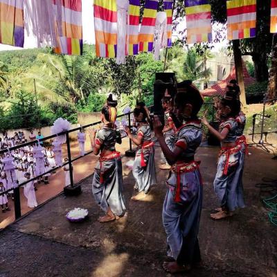 පොසොන් දින පාසලේ ප්‍රධාන රැස්වීමේදී කළ උත්සවය